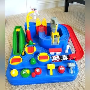 Car maze track toy